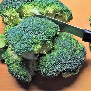 Brokkoli blanchieren wie lange brokkoli kochen garen dünsten strunk