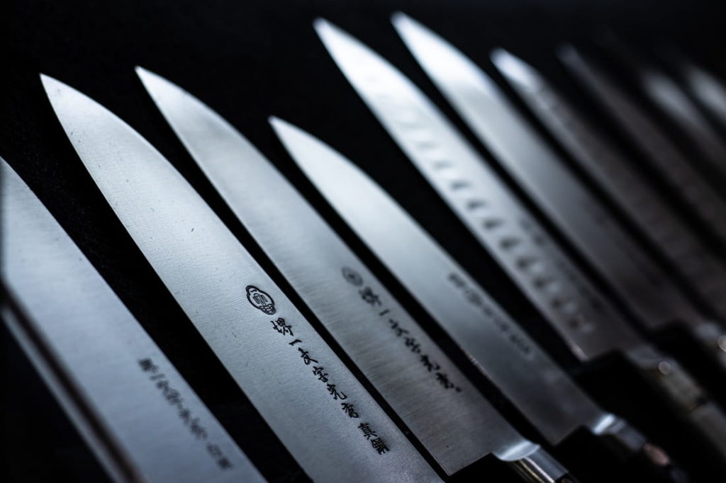 Damastmesser handgeschmiedet, handgeschmiedete Messer Küchenmesser Japan japanische kaufen Test