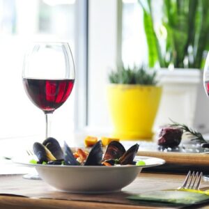 Rotwein und Essen Gerichte mit Rotwein, Welches Essen passt zu Rotwein 1-min